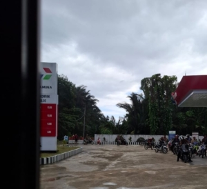 Diduga Salurkan BBM Pakai Drum, SPBU Buko Tak Menjawab Saat Ditanya