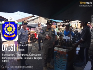 Respon Aduan Warga, Satpol-PP Bangkep Tertibkan Pedagang pasar salakan