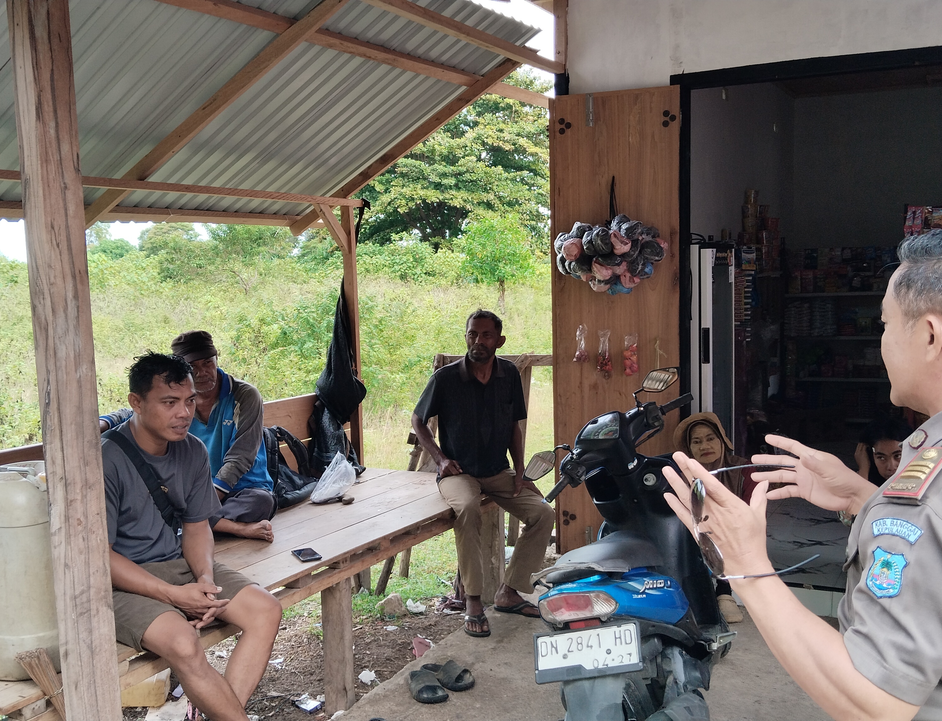 Satpol PP Bangkep Respons Cepat Aduan Warga, Investigasi Dugaan Hewan Ternak Berkeliaran di Desa Kautu